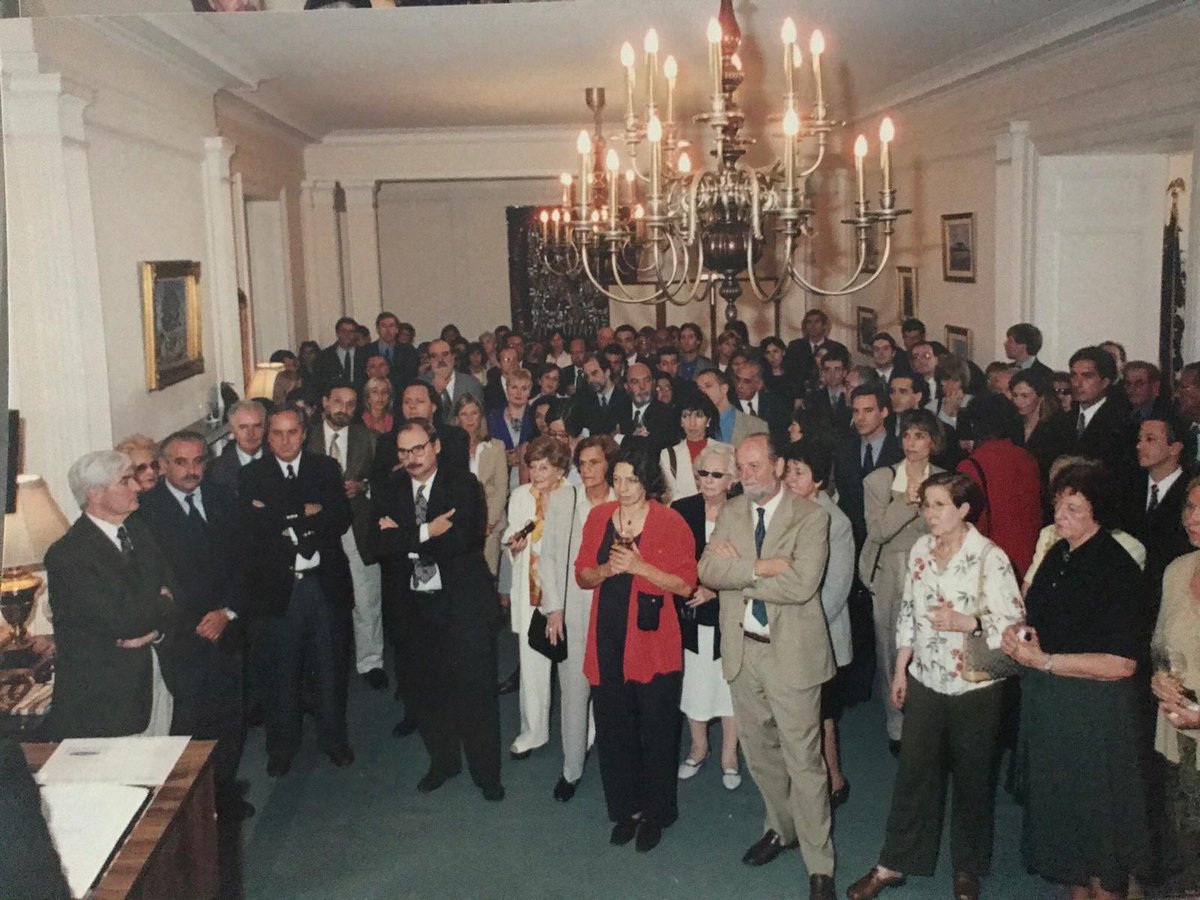 FulbrightUY's tweet photo. ¡Seguimos compartiendo recuerdos! Los invitamos a ustedes a acompañarnos también, con sus fotos vinculadas al programa, por ejemplo, de su graduación, en seminarios Fulbright o con colegas uruguayos/estadounidenses, con #FulbrightUY60 #SoyFulbright #StateAlumni #AlumniUruguay https://t.co/1h7I8hKotZ