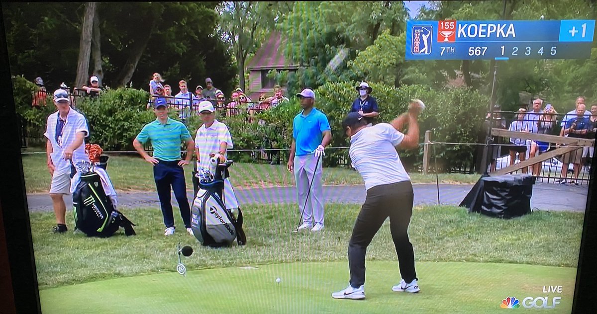AmandaGolf59's tweet photo. “Not a lot of social distancing outside the ropes. C’mon, people, take this seriously.” -the wisest thing Sir Nick Faldo has ever said https://t.co/SBcAmNQp43