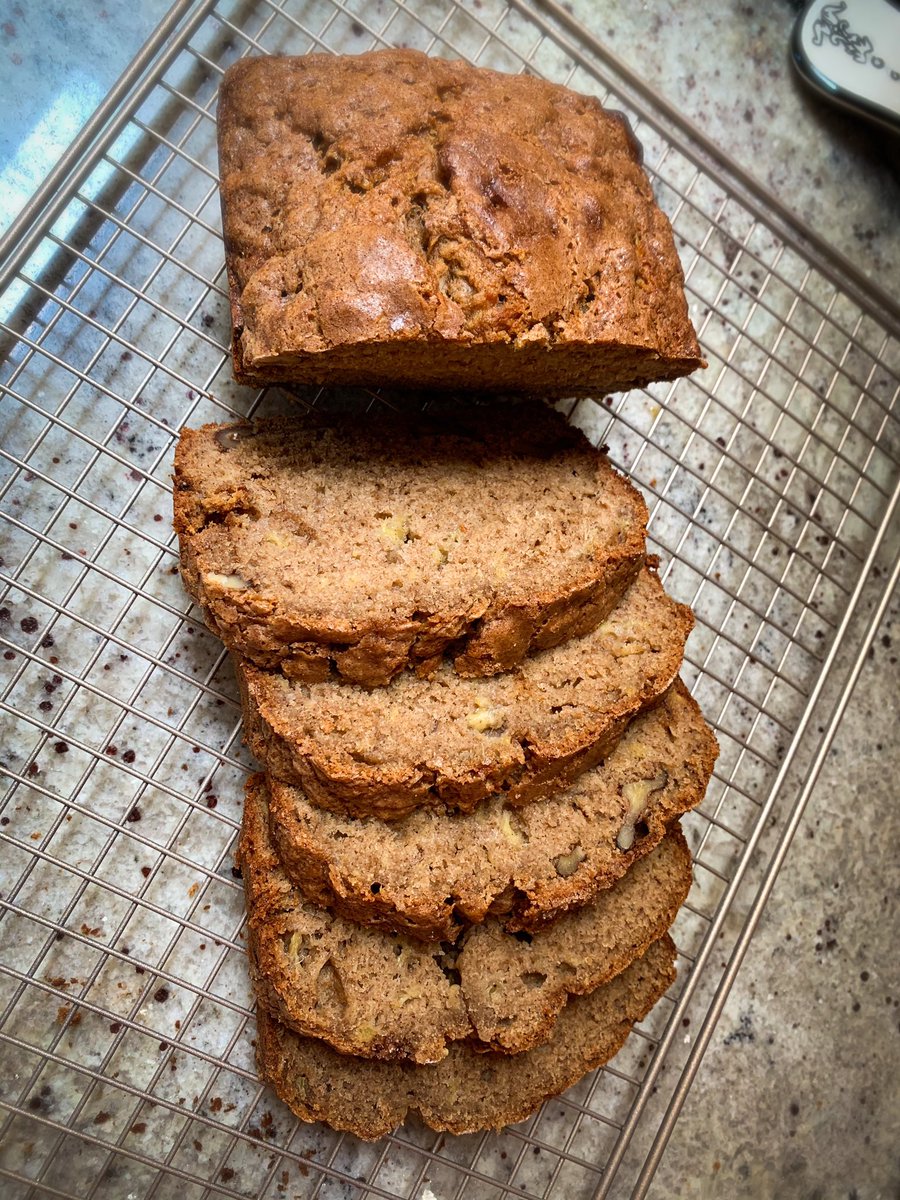 When life gives you too many overripe bananas (because you go to grocery shopping every other week due to COVID to bulk shop, and California heat is ruthless on bananas) make whole wheat banana bread with walnuts.

I heard this is the official pandemic food. 🙃 #coronacooking