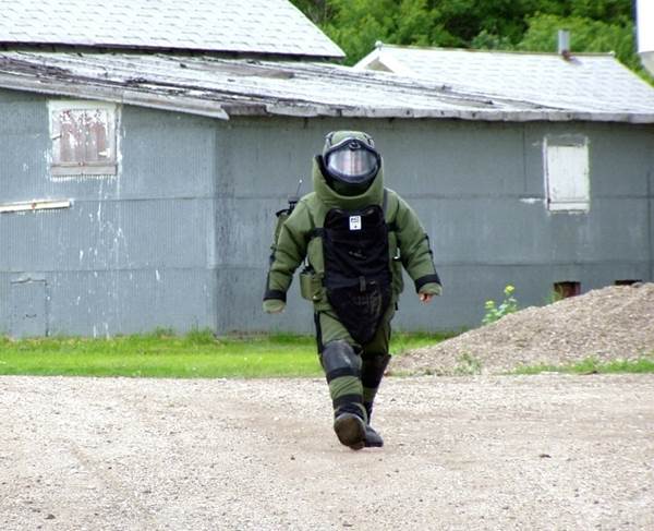 LedeniCika's tweet image. Krenuo u šumu na pivo. #DoubleProtection