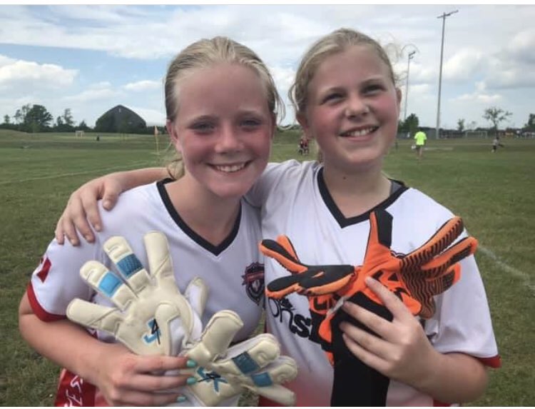 FemaleKeepers's tweet photo. High Props to Lil and Willa of LSSC. Both ladies shut the door on opponents backstopping their team to all 3 wins at the Gael Classic in Kingston.�That’s a great keeping duo! https://t.co/iD98EWgZFu