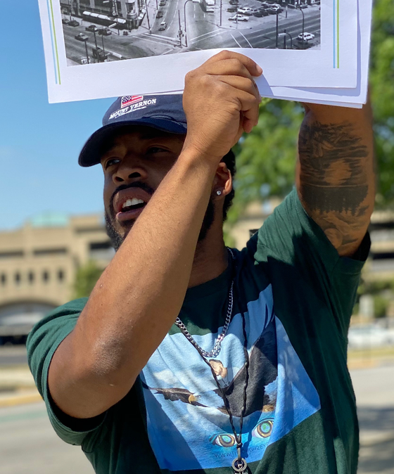INHumanities's tweet photo. You can join @Through2Eyes this weekend to "Walk &amp; Talk" about the rich history on Indiana Avenue in Indianapolis.  
🚶🗣️
July 17 @ 7:00 p.m. #Sunsetedition: https://t.co/qPjbVsxMJU
July 18 @ 10:00 a.m.: https://t.co/g6UxHTJ8fI https://t.co/kpljh53qIF