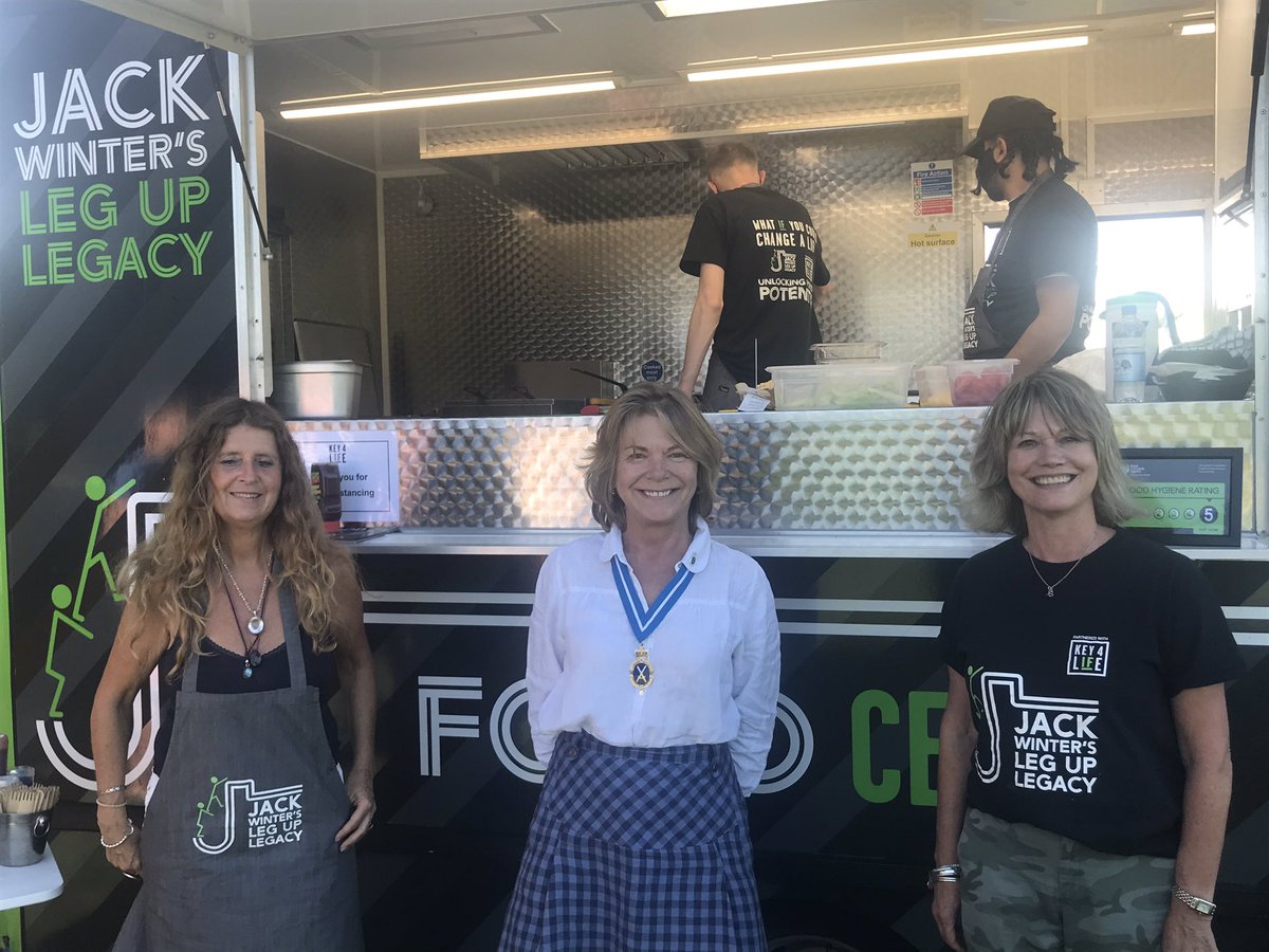 somersetsherif1's tweet photo. The Jack Winter Cell Food burger van supported by Key4LifeLife is manned by ex convicts.  HS of Somerset is here with Key4Life founder, Eva Hamilton and Jack’s mum, Lolly Walters whose fabulous idea this was.
#key4life #probation #Prisoners #rehabilitation #somerset https://t.co/gbL9wKRhSt