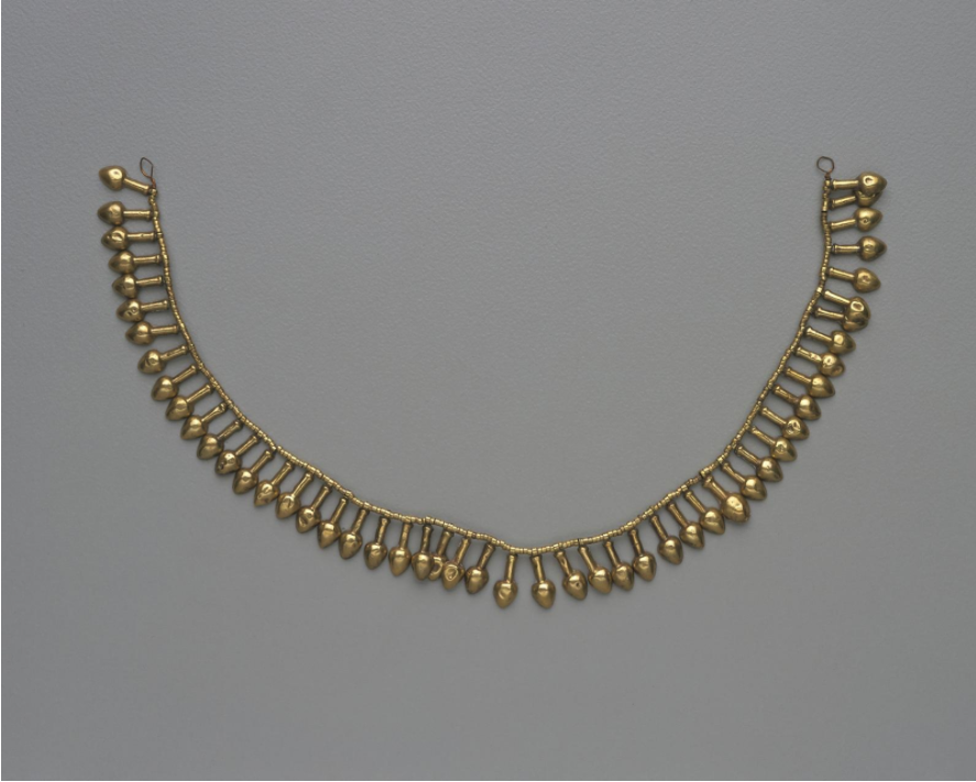 CLIRnews's tweet photo. Today’s @dlmenetwork find - beautiful gold necklace with nefer signs from the time period of Tuthmosis III. One translation of “nefer” is “beautiful on the inside and the outside.” What’s your favorite #DLME find? https://t.co/xFBwx1XtuL https://t.co/AUbdP2PGbz