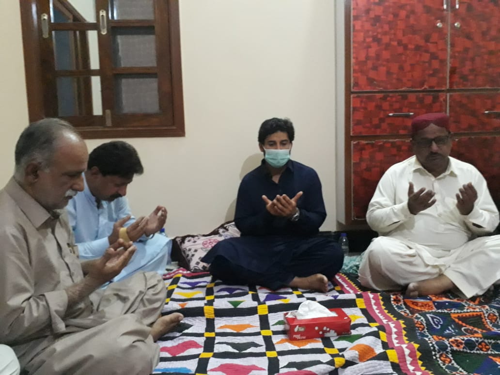 MirAsifKhan10's tweet photo. MPA Barrister Pir Mujeeb ul Haq Chairman Standing committee for law and Parliamentary affairs and Human rights offering condolence with Engineer Ghulam Hussain Panhwar here at Dadu city 16-07-2020.
@BBhuttoZardari 
@BakhtawarBZ 
@MediaCellPPP 
@AseefaBZ https://t.co/0fvogPGZVN