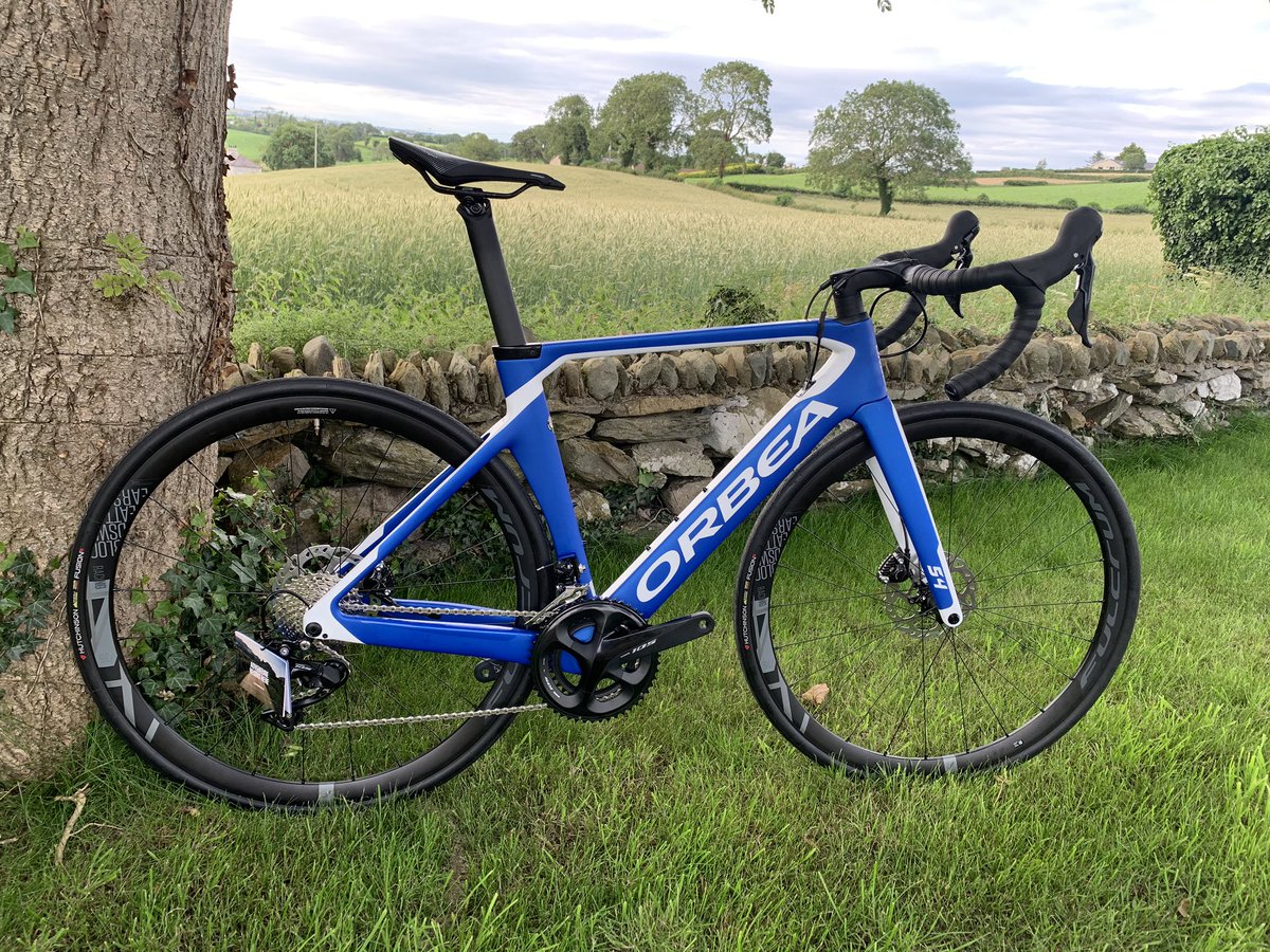 Orbea Orca Aero with MYO custom paint scheme #weareorbea #myorbea #cycling #orbeaorcaaero #orbeaorca