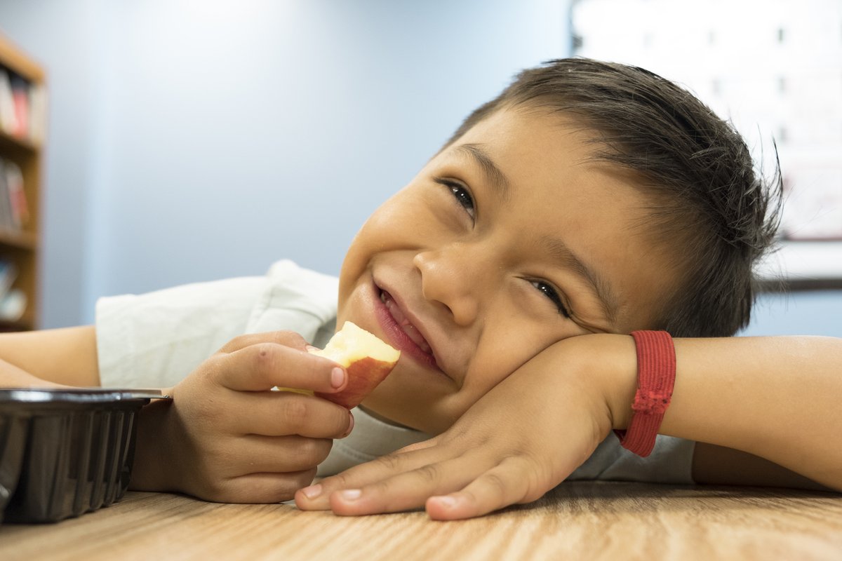 SHFBOC's tweet photo. Thank you @AbbottNews for your generous donation and support! We appreciate all of your positive efforts in helping us #EndHungerinOC.Thanks to YOUR contribution we will be providing more food for kids which helps them learn and be the best they can be. https://t.co/1oHFAWUHdc