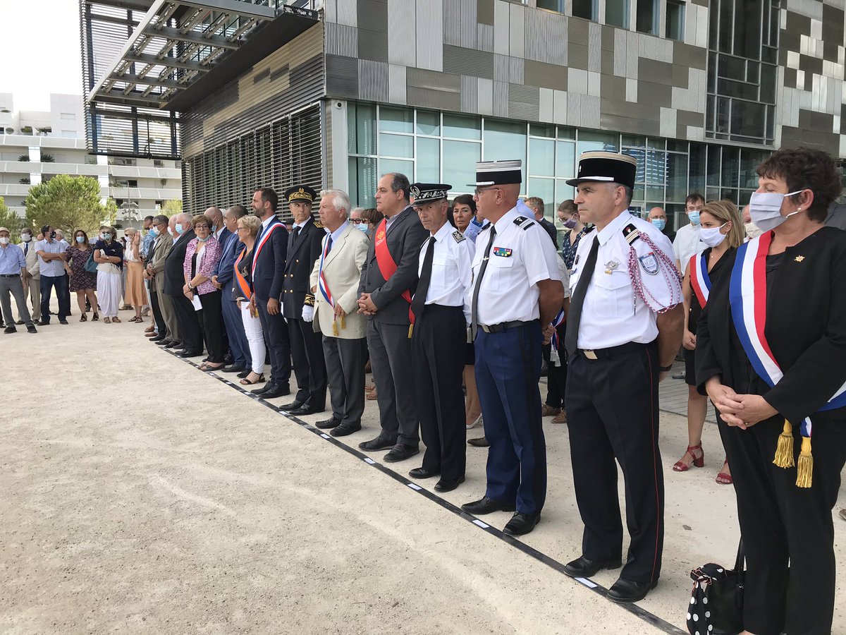 PompiersHerault's tweet photo. 🇫🇷[#Mémoire] Les #SapeursPompiers @SDIS34 #Hérault ont participé ce soir à @montpellier_ à la Journée nationale à la mémoire des victimes de crimes racistes et antisémites et d’hommage aux « Justes »de France dans les jardins de l’Hôtel de Ville #Ensemble https://t.co/HUkwgTlPrh