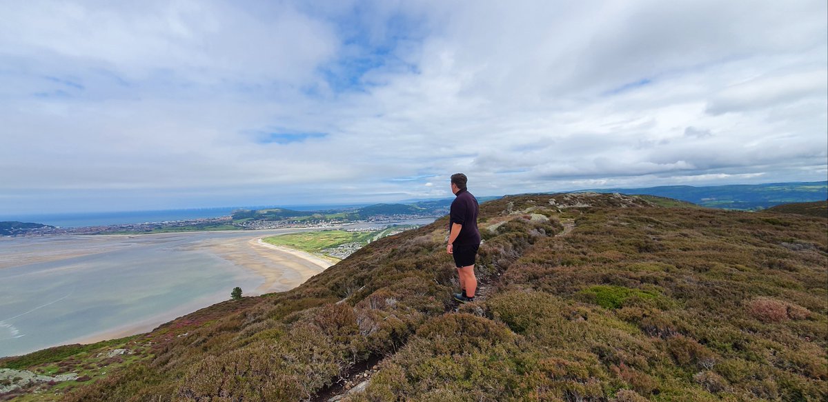 MarkHumph's tweet photo. Penmaenbach and Conwy mountain with the boy,so many great tracks to be taken up  these hills #getoutdoors #freshairthursday https://t.co/WKQ6oMrFjm