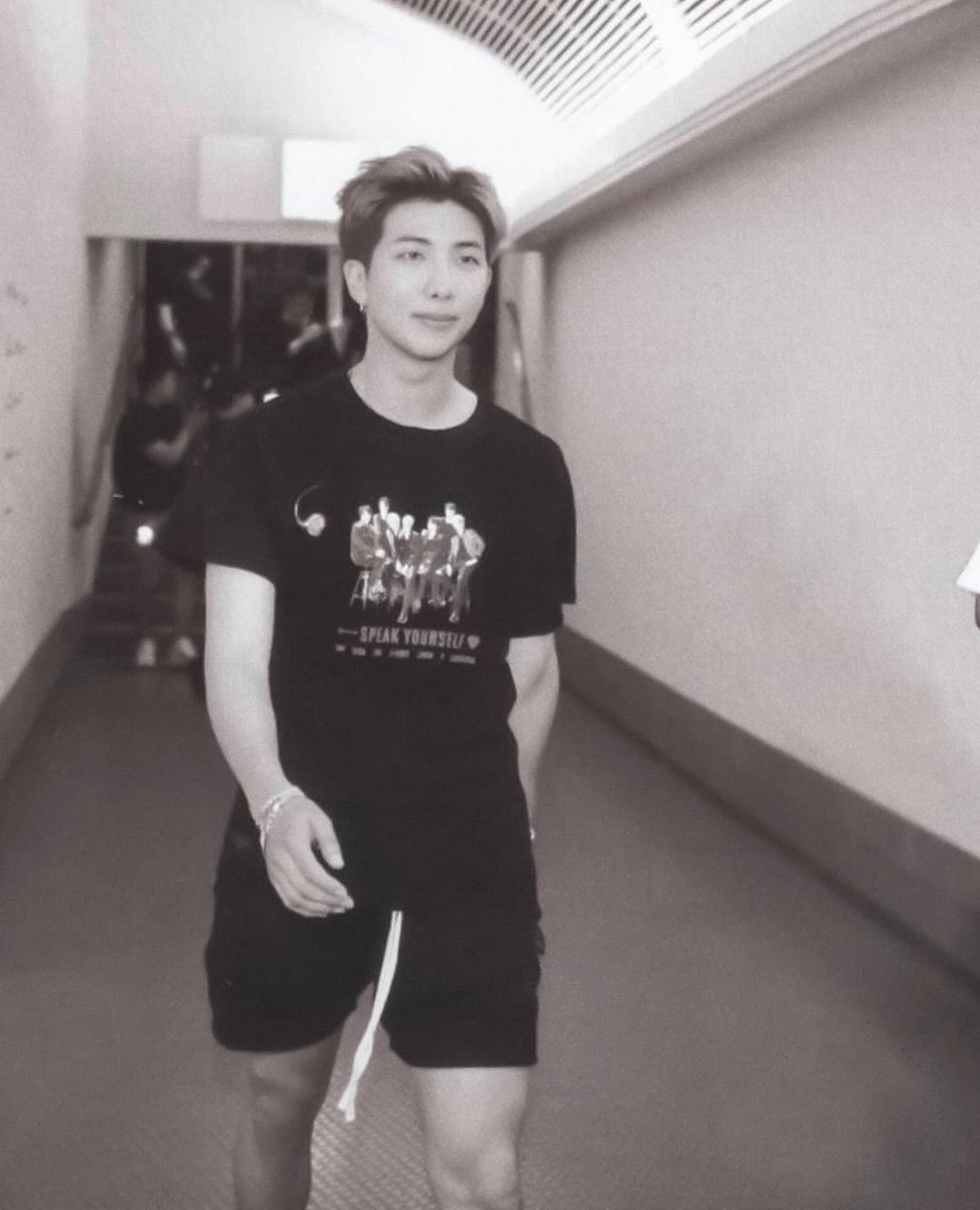 hourIyknj's tweet photo. #김남준 #RM #BTS @BTS_twt https://t.co/RdhZ2zBuEL