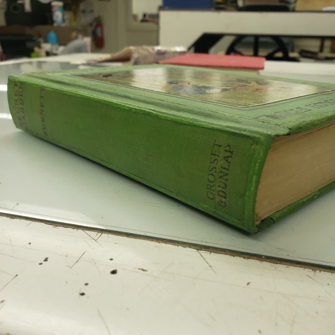 rosbookbinding's tweet image. The spine fell off of this one! But we pieced it back together.