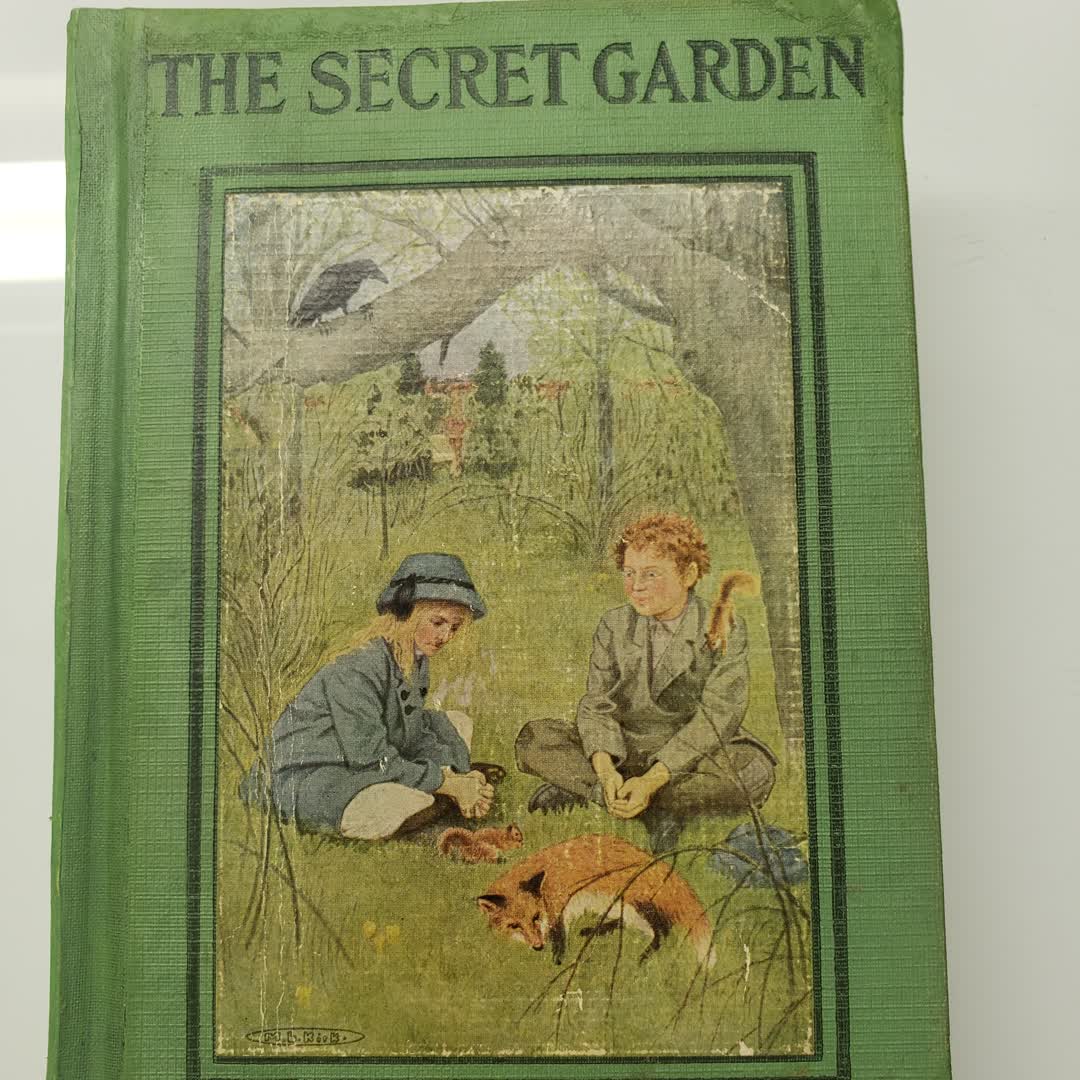 rosbookbinding's tweet image. The spine fell off of this one! But we pieced it back together.