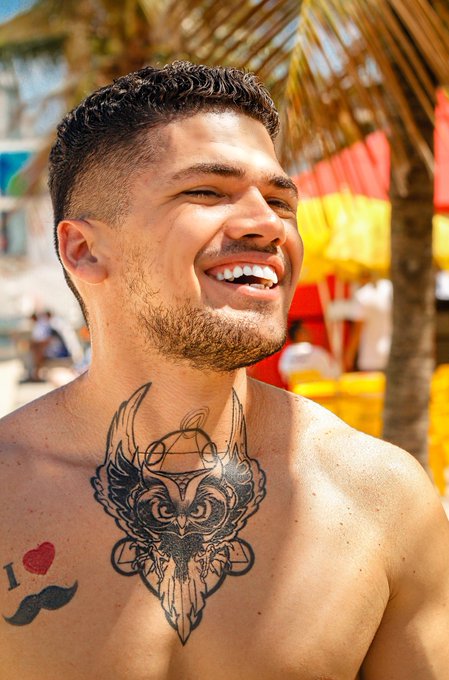 #tbt do dia mais perfeito j&aacute; tra&ccedil;ado no arco da minha vida! https://t.co/tR2doVpCDq<a href="/tag/tbt"class="tags">#tbt</a>