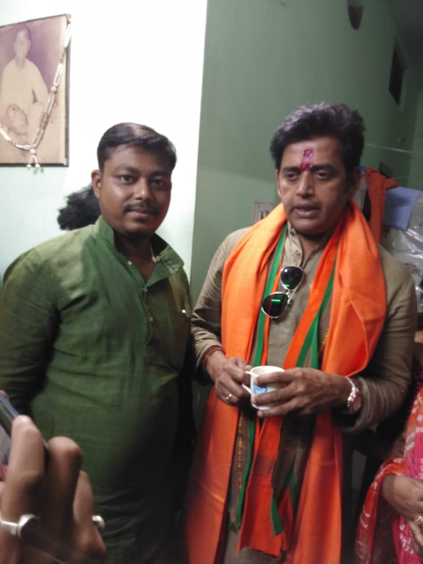 Chandansri181's tweet photo. टीवी से ल���कर बॉलीवुड,हॉलीवुड,भोजपुरी,साउथ इंडियन मूवी और भी कई सारी इंडस्ट्री में अपनी अमिट छाप छोड़ने वाले गोरखपुर के लोकप्रिय सांसद किशन जी को #जन्मदिन की ढेर सारी शुभकामनाएं! महादेव का कृपा सदैव आप पर बनी रहे हर हर महादेव! 🎂🎉🌹💙
Happy Birthday
@ravikishann https://t.co/RBHB5CSAB2