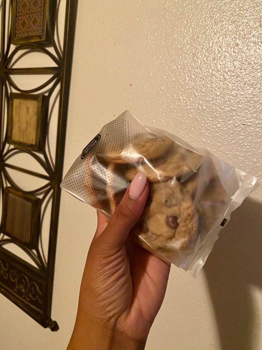 GetDeDough1's tweet photo. Thank you to everyone who supported in any way. Purchases, shared post,retweets, all of it. Was able to sell out in 3 days bc of the love.  I am forever grateful. Come shop when the reup happens next week. We got flavors. https://t.co/G9RmnK89KB https://t.co/oXRjYZx4Qa
