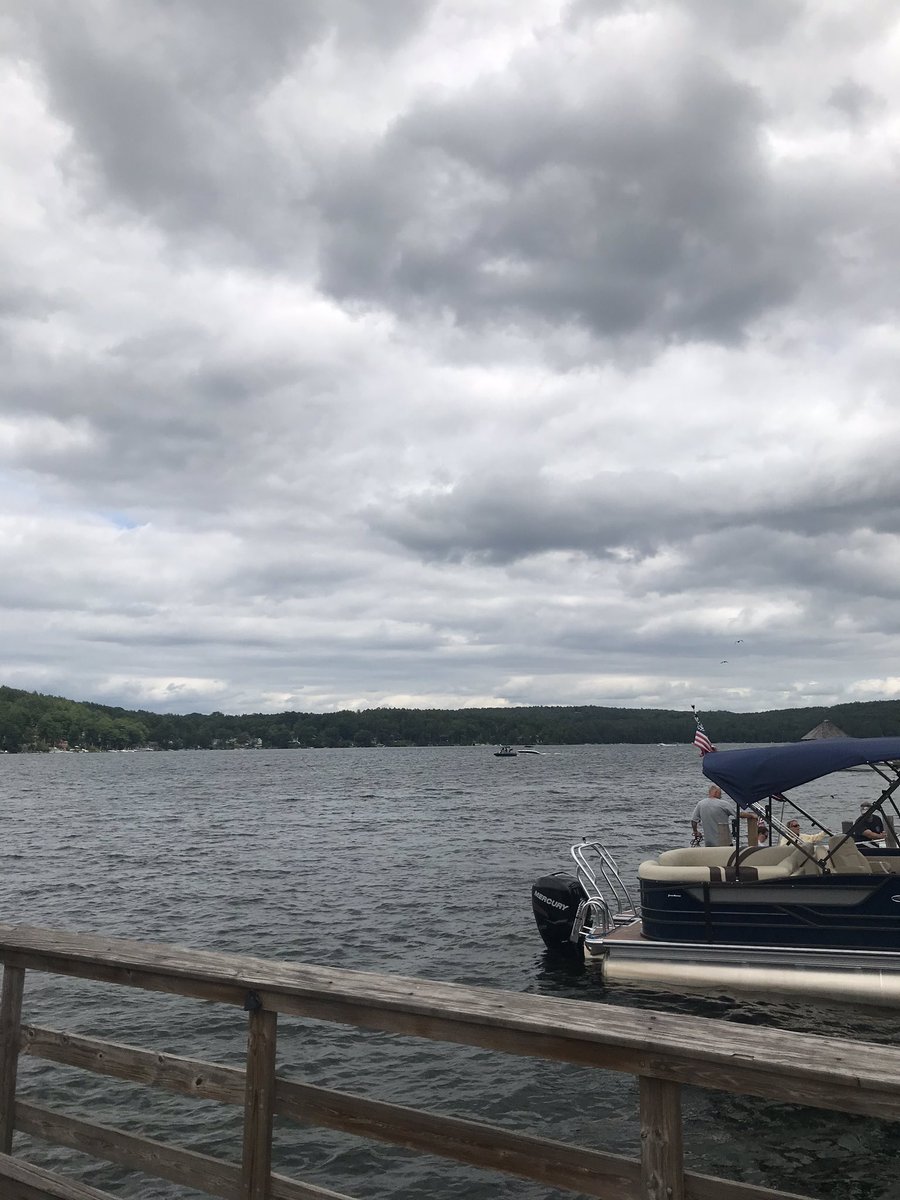 lexper40's tweet photo. It’s on the way. #towndocks #NewHampshire @PhantomGourmet #lobster #steamers #winnipesaukee https://t.co/VOA7Ao913s