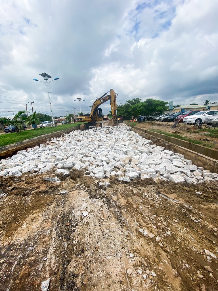 MP_Muye's tweet photo. Road: City Gate - Chanchaga
Work on the City Gate - Chanchaga Road in Minna is ongoing as the NGSG continues to monitor the project. The Gov’t has appealed to motorists to exercise patience as everything is being done to deliver a better road for usage.
#InsideNigerProjects https://t.co/bkWoL7DCJW