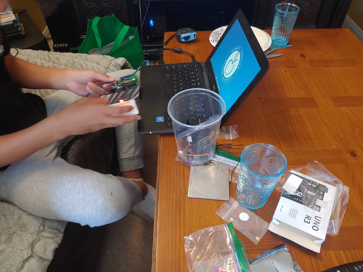 yshimojyo's tweet photo. Day 3 of our STEM Summer Learning Labs: Arduino programming! #STEMSummerLearning
@RCOESTEM @SBC_Alliance @STEPCon19 https://t.co/xmCD0kOM50