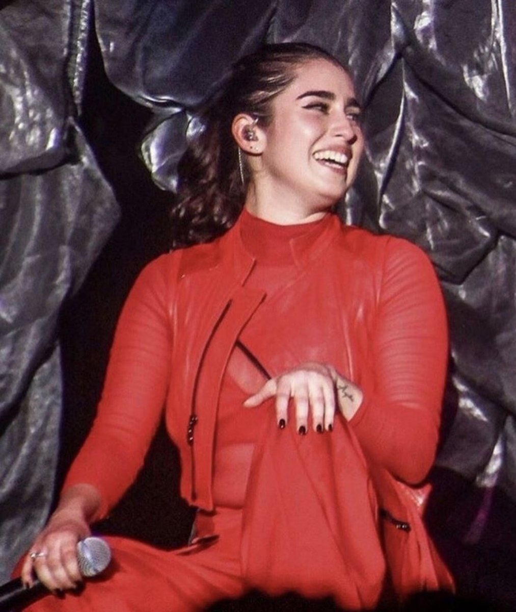 flawlesslern's tweet photo. Lauren Jauregui as Harry Styles:
A thread https://t.co/hWE0o8dn21