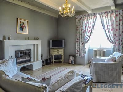 France Property Shop (@franceprop) on Twitter photo A beautifully restored 'maison de maître' with four bedrooms, plus a landscaped garden, a barn and other outbuildings in Vienne - all this could be yours for just €199,800!
buff.ly/3exs2Nz
#france #frenchproperty #FPNloves <a href="/LeggettsImmo/">Leggett Immobilier</a> A beautifully restored 'maison de maître' with four bedrooms, plus a landscaped garden, a barn and other outbuildings in Vienne - all this could be yours for just €199,800!
buff.ly/3exs2Nz
#france #frenchproperty #FPNloves <a href="/LeggettsImmo/">Leggett Immobilier</a>