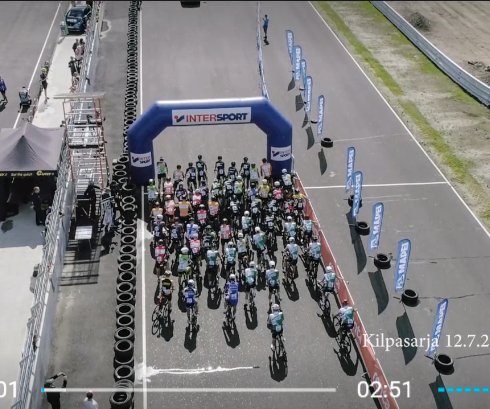 Videokooste #kymiringpyöräily 12.7.2020 <a href="/kymiringfi/">KymiRing Official</a> #pyöräily #cycli ng kuvauspalvelumerjari.kuvat.fi/kuvat/KymiRing Pyöräily 12.7.2020/Videokooste kilpasarjan pyöräilystä.mp4