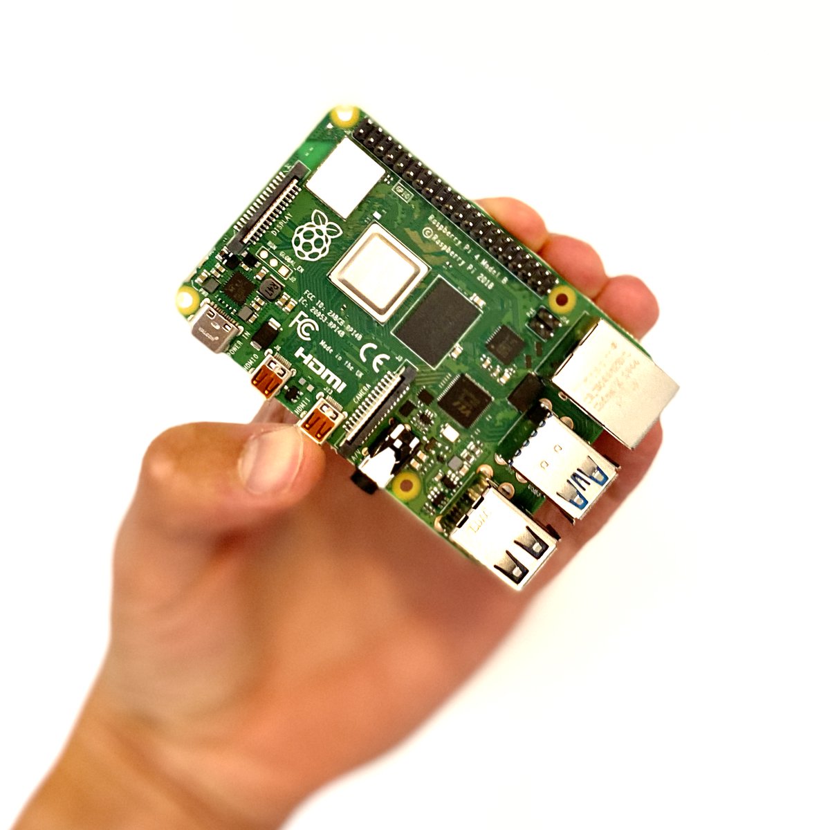 DigitalMaffin's tweet photo. Loving the @Raspberry_Pi 4 / 4gig - I didn't realise it was so small until I got it. Time to plug it in and start having a play about #raspberrypi https://t.co/ore8wPxSVH