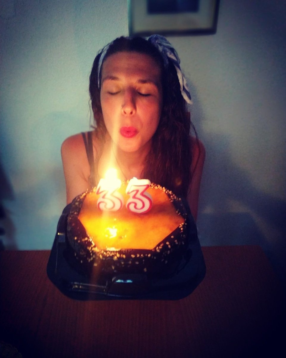 Laurams23's tweet photo. Y que el Madrid gane la liga esta noche y mañana Valentino me regale un podio!! 33! #happycumple #mis33 #happybirthday https://t.co/9U68sTAdRj