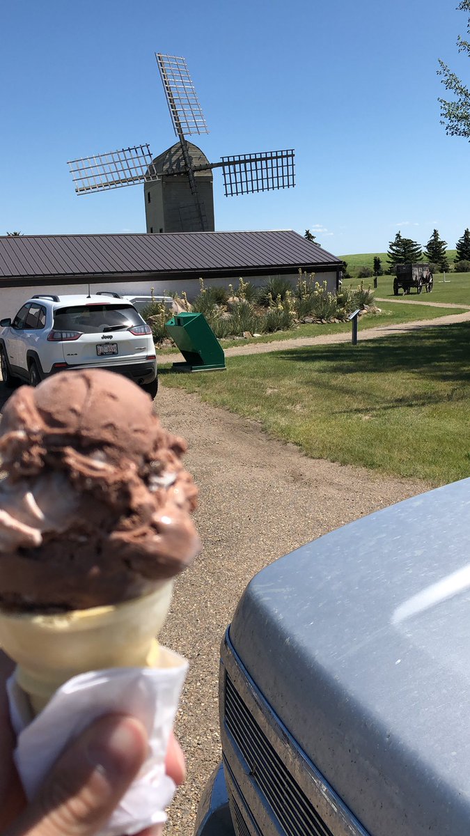BrandonAngle5's tweet photo. If you are ever near Etzikom, make sure you stop by the Etzikom museum. They have the best ice cream in town. #etzikom #windmillmuseum #lovesmalltowns https://t.co/n7fmzAOVMj