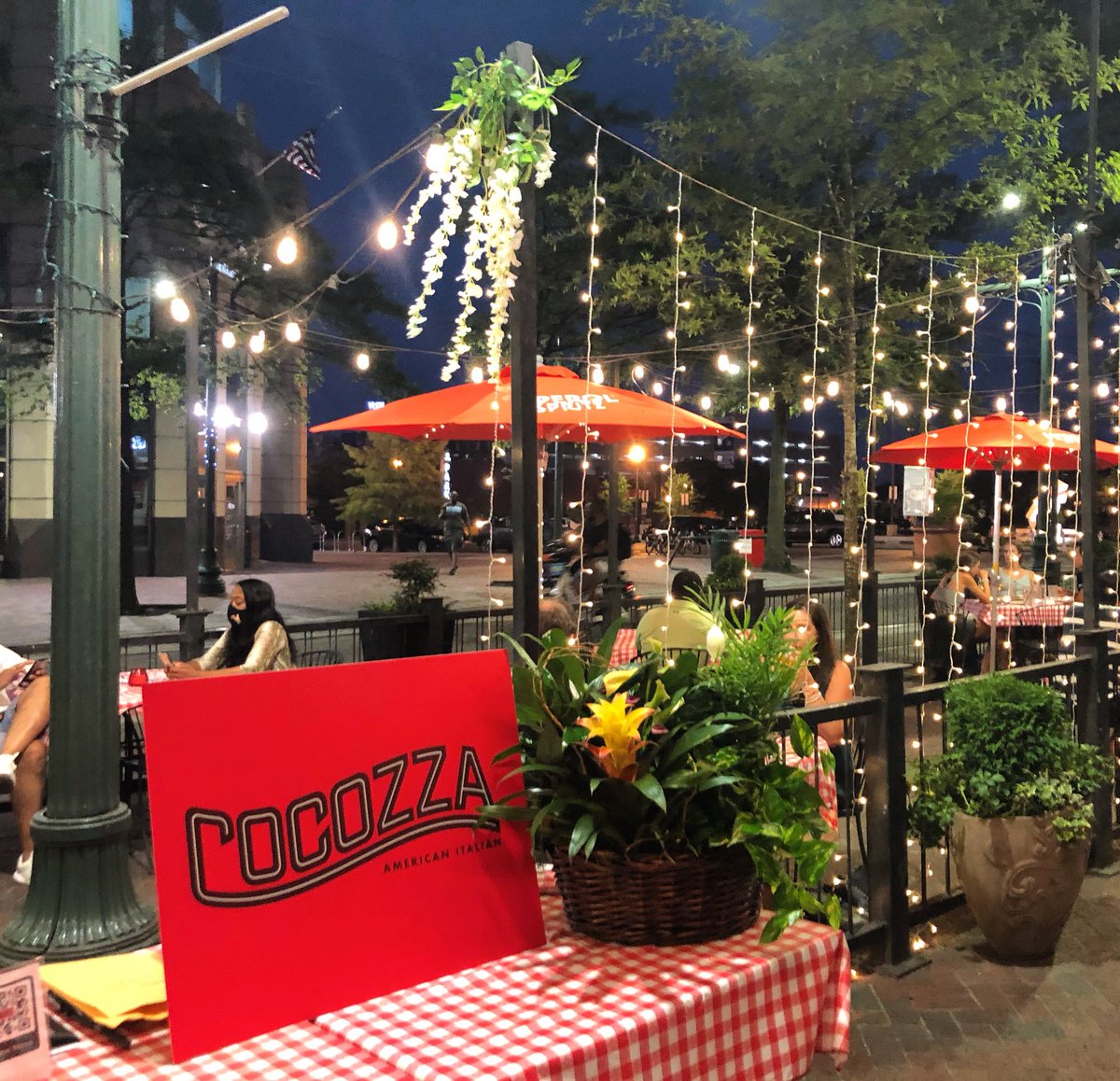 CocozzaMemphis's tweet photo. What a great Opening Night! Thank you Memphis! We’ll be back at it again tonight 4pm-9pm. Order ToGo online at https://t.co/0cnrK6dPoH Book a patio table by calling 901-523-0523 anytime after 2pm. Wear your mask! #cocozza #cocozzamemphis #downtownmemphis #italianfood https://t.co/Q1noIvewfk