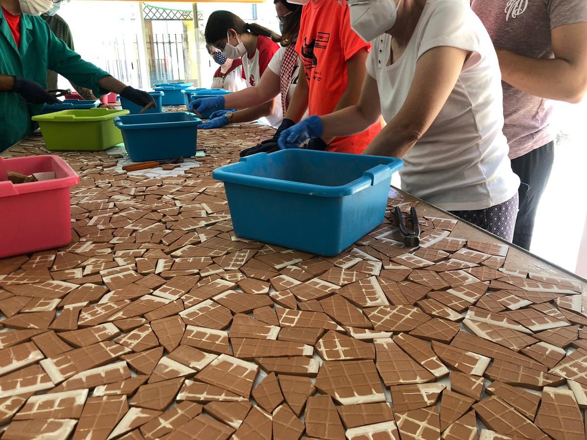 mcm_onda's tweet photo. Hoy en casa de Maria Rosa Molas seguimos ayudando y compartiendo con los usuarios del Molí, estamos muy agradecidos de poder colaborar y de poner nuestros dones al SERVICIO de los demás, al igual que hacían Maria Rosa y Jesús!
#UbuntuMCM🌐 #FamiliaConsolación #CasaMariaRosa https://t.co/AWKPphAn4h