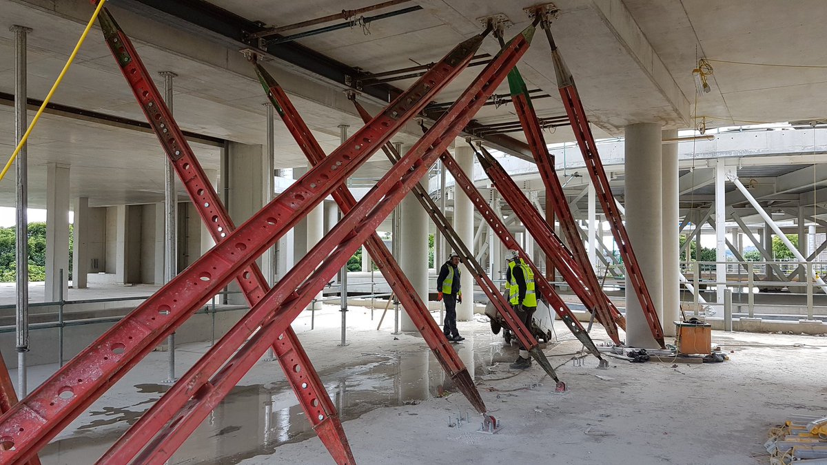 PeakEngineers's tweet photo. This morning we went to inspect some #temporaryworks to stabilse a building before a concrete slab was cut. https://t.co/JvVFXoLdTI
