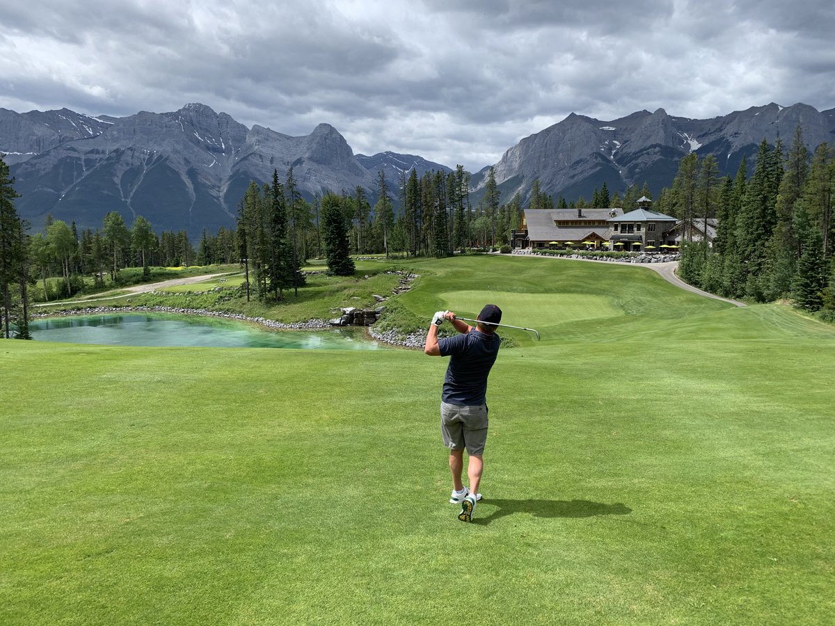 j_blais's tweet photo. Fun round ⁦today ⁦@SilvertipResort⁩  can’t beat the mountain views https://t.co/n2bTCtxzvn