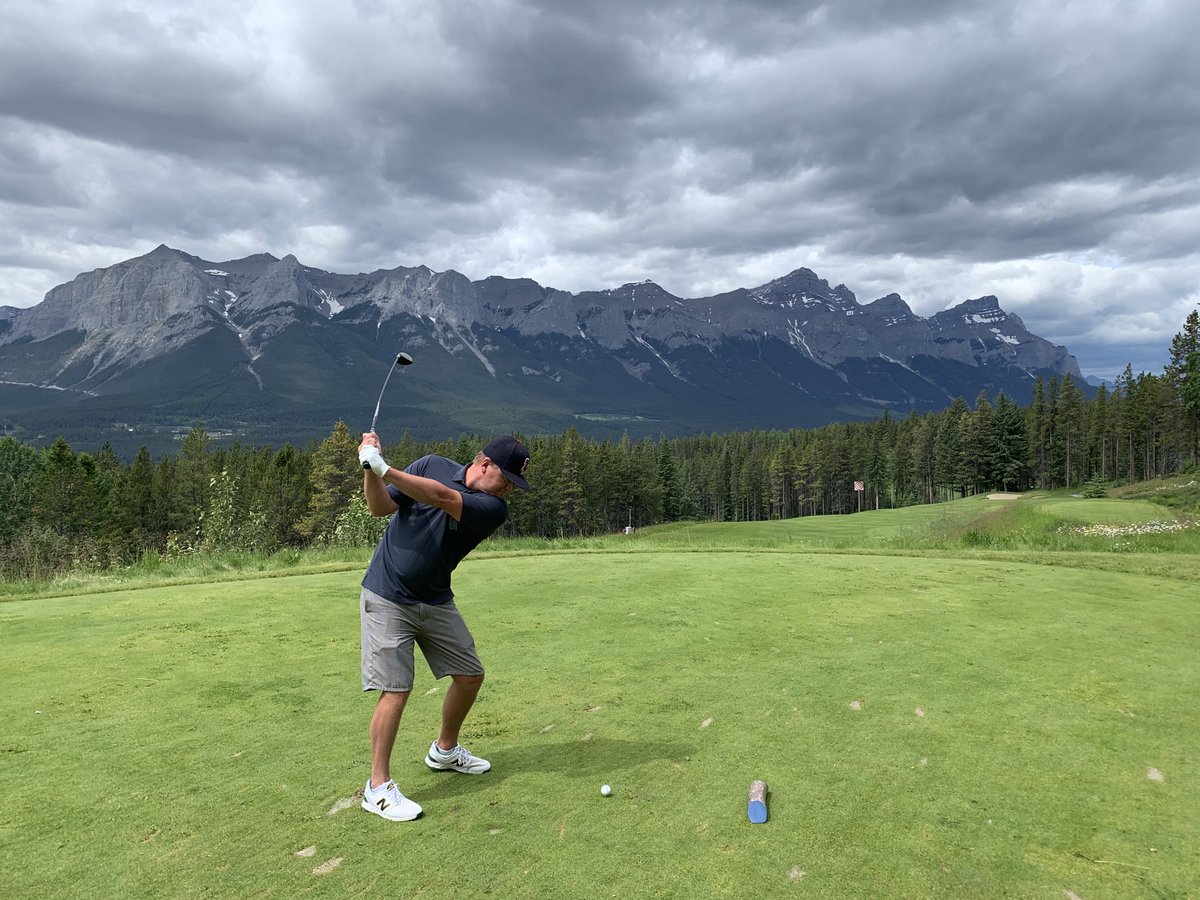 j_blais's tweet photo. Fun round ⁦today ⁦@SilvertipResort⁩  can’t beat the mountain views https://t.co/n2bTCtxzvn