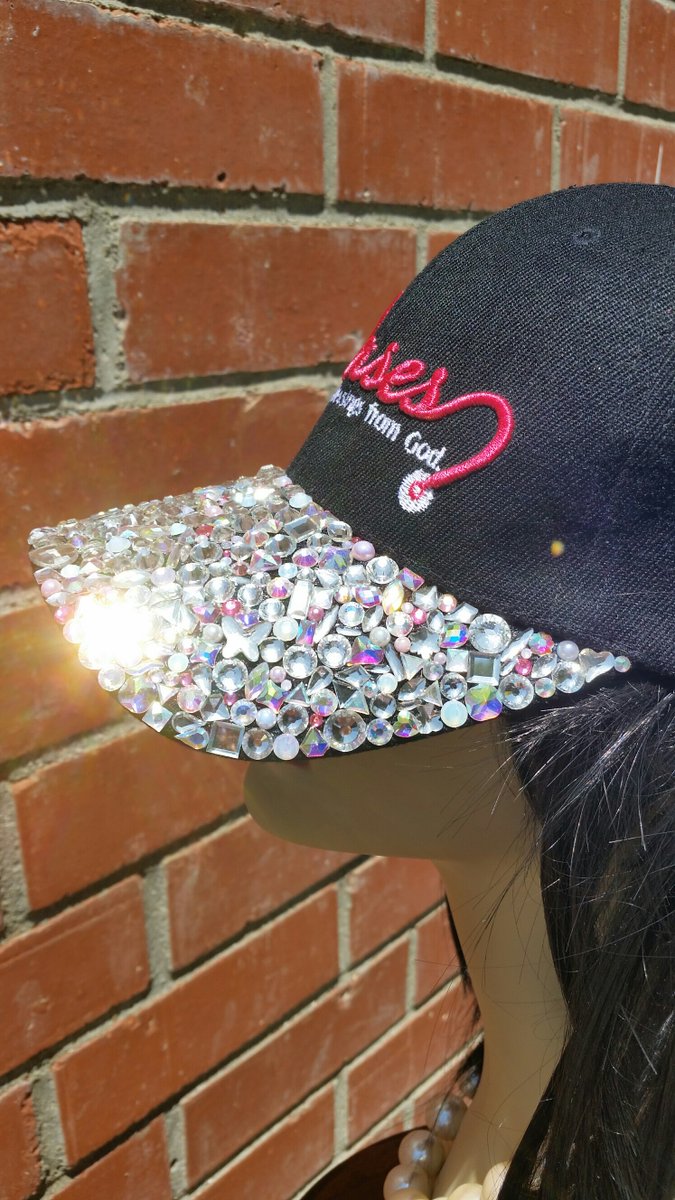 starmoon1836's tweet photo. @OurGirlDemetria These masks are so amazing Demi! I don't sew, but I'm making these for the hard working nurses. The nurses are loving these hats!! They all say to me, the sparkle is making them smile after a long hard day. #nurses #handplaced #swarovski #COVID19 #handmade πΌππ₯°πΊπΈπ§’π¦ https://t.co/0J3tSSsiFt