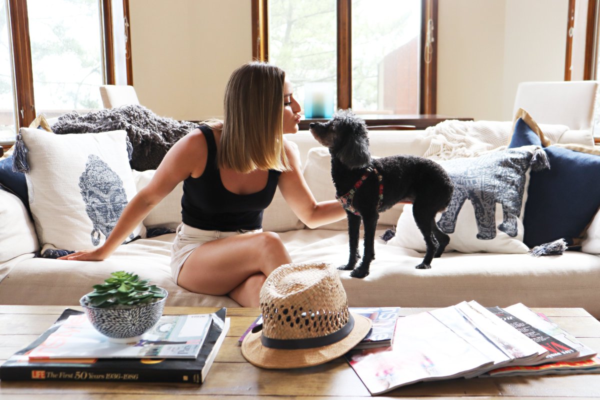 freereignstyle's tweet photo. You’ll fall in love with the clean look and unconstrained feel of the all-in-one Everyday Tank. It’s time to say goodbye to your bra for good! #NoBraNeeded #DitchYourBra #DogLover
Support our Kickstarter campaign: https://t.co/JR5FCwyewC https://t.co/aYhWVGye6H
