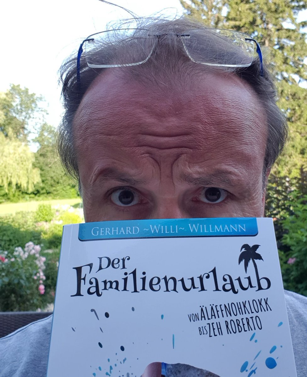 Willifee's tweet photo. Endlich erfährt die Menschheit, wie ein #Familienurlaub wirklich ist. 😉 Mein erstes #Buch jetzt im Handel: Der Familienurlaub - Von Älläffnohklokk bis Zeh Roberto.
.#Bücher #Humor #Unterhaltung  #Urlaub #reisen #Tourismus #Familie https://t.co/79J9fZOl3n