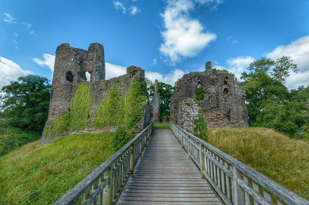 looking4history's tweet photo. Today we did @cadwwales #TheThreeCastles #WhiteCastle #SkenfrithCastle #GrosmontCastle
#CastleHunting #CastlesOfWales https://t.co/rpVfqOX473
