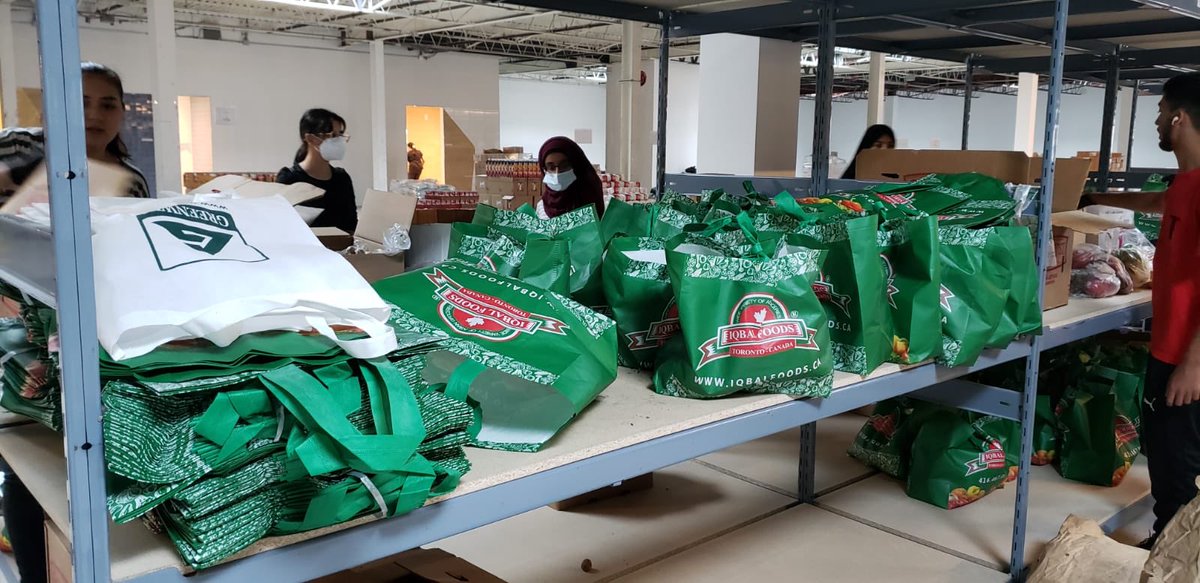 TNOtoronto's tweet photo. #tnofoodcollaborative Food Delivery Preparation! Getting ready for Friday! Thank you for all of your support! @UWGreaterTO @Rob_Oliphant @thirdpillar_ @TorontoHifz @Yasmin_Ratansi @LeasideToy @aplaceforfood https://t.co/c8KLia7vUB