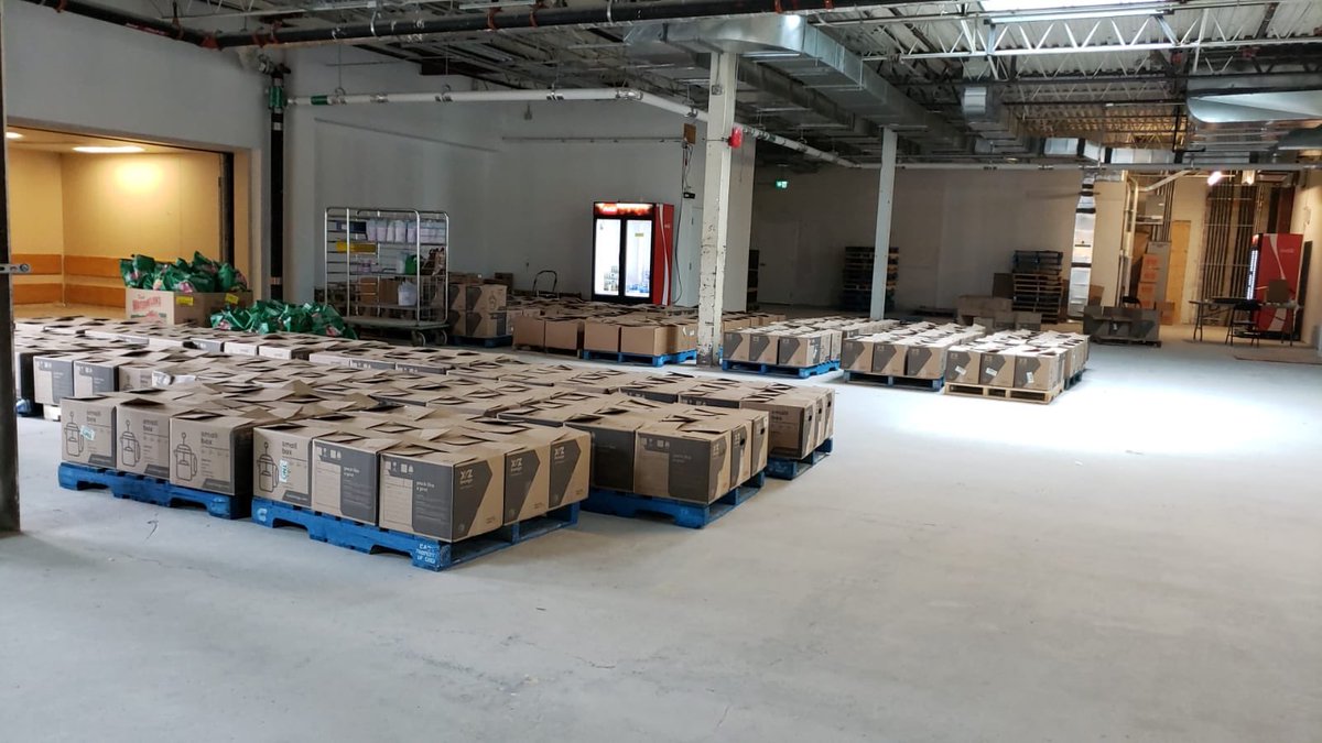TNOtoronto's tweet photo. #tnofoodcollaborative Food Delivery Preparation! Getting ready for Friday! Thank you for all of your support! @UWGreaterTO @Rob_Oliphant @thirdpillar_ @TorontoHifz @Yasmin_Ratansi @LeasideToy @aplaceforfood https://t.co/c8KLia7vUB