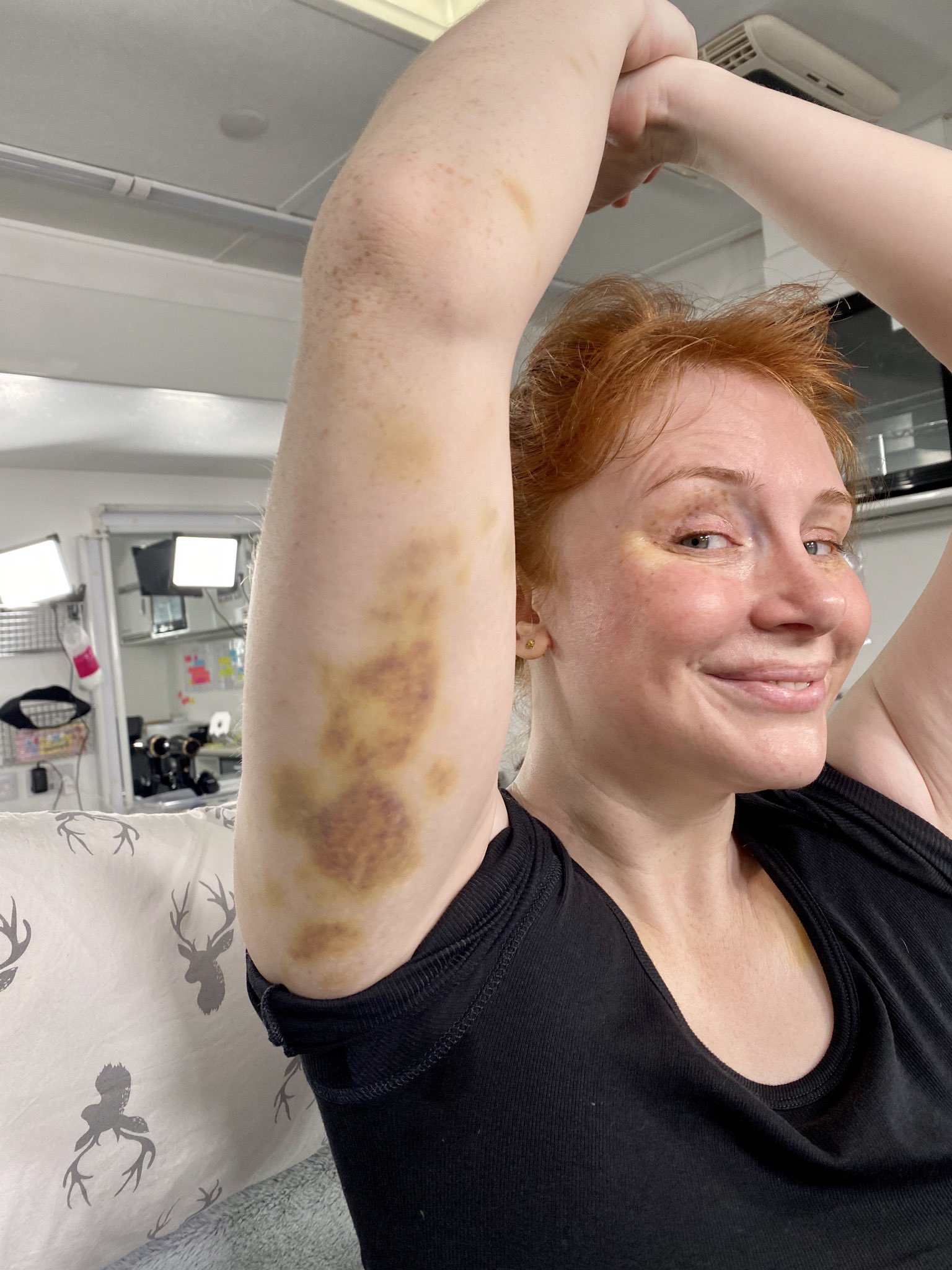 Bryce Dallas Howard On Twitter Raise Your Hands If You Re Happy To Be Doing Stunts Again Https T Co Rq1rth05qh