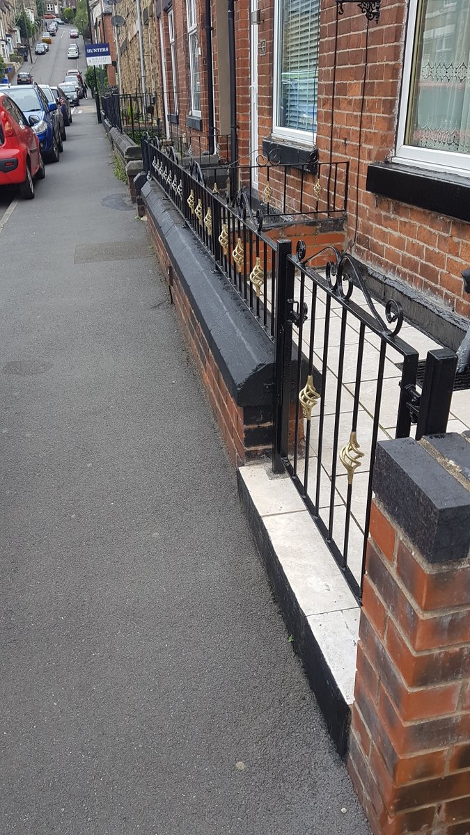 anyway, the railings were all chopped off and often never replaced - you can see it all over the UK - and now you get a mix of stuff that just isn't as nice, but fair enough