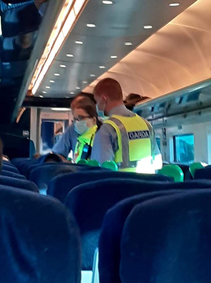 JoeSeward1's tweet photo. I'm on  7pm Dublin/Cork @IrishRail Train .
I got on in Thurles at 8.22pm ,Two Gardai  boarded and arrested a middle  aged man who refused to wear a face covering (Mask) .He'd been asked repeatedly to put on a mask by a member @IrishRail but refused .
#Masks 
#Cork 
#TonightVMTV https://t.co/q6rvewQ27r