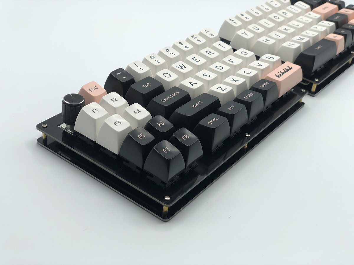 keebio's tweet photo. Quefrency Rev. 2 now available, enjoy the world of split #splitkeyboard https://t.co/dSik7vWJIh