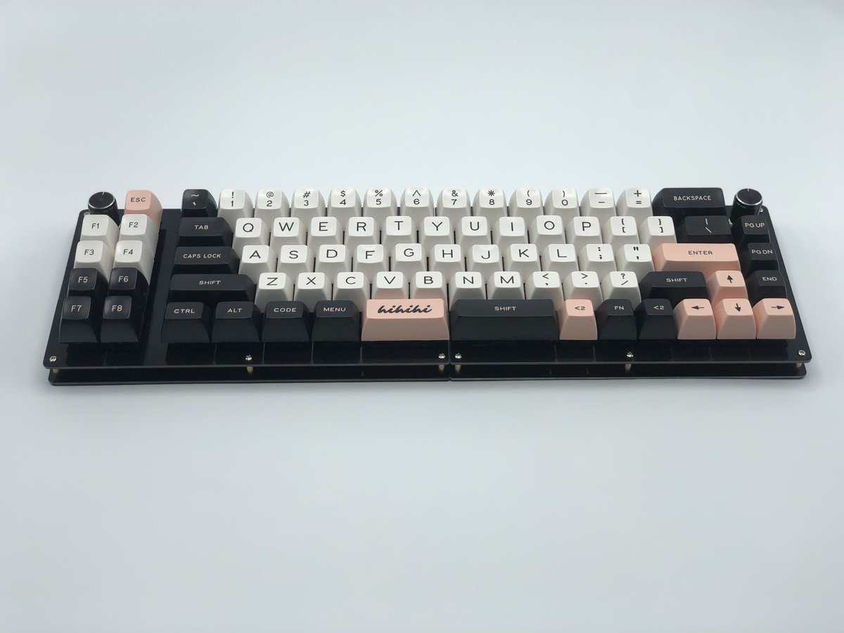 keebio's tweet photo. Quefrency Rev. 2 now available, enjoy the world of split #splitkeyboard https://t.co/dSik7vWJIh