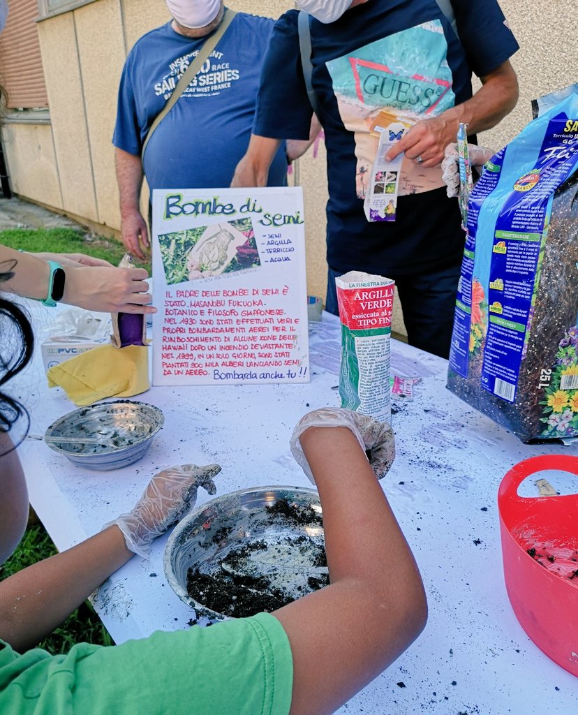 ceschina__'s tweet photo. Many #seedbombs made today by childern hosted by Casa Farinelli family house, supported by #FarfalleinToUr citizen scientists with mental fragilities 💣🌱🌼

@proGIreg
#CitizenScience #MentalHealth #urbanbutterflies  #urbangarden #Turin #MirafioriSud #nbs8 #pollinators #butterfly https://t.co/kRjLdfZGva