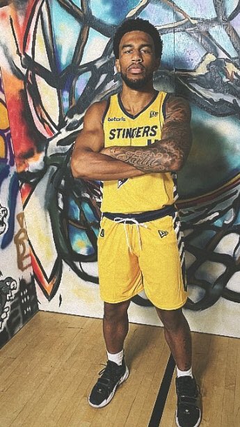 yegfor3's tweet photo. Xavier Ochu goes with #4, previously worn by Ashton Smith! https://t.co/qtJpGjmwFu