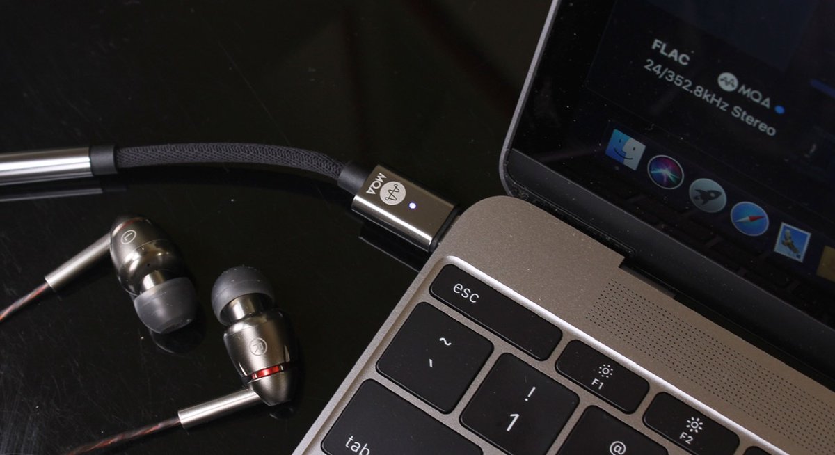 buzzdotie's tweet photo. TECH Review: @zorlooaudio Ztella USB DAC (with built-in MQA renderer for @TIDAL Masters) https://t.co/BPeQA0weF8 https://t.co/ICdZwh4xyC