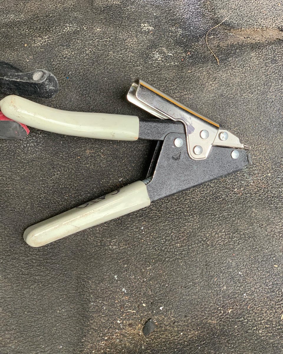 malcotools's tweet photo. ⁠Tired of tightening nylon ties by hand? Get the job done faster and easier with the TY4G Tie Tensioning Tool! 💪⁠
#workperformoutlast⁠
https://t.co/1QccV8qjVd
📷 credit: @sheetmetalhvac https://t.co/qkjvBgFCfj