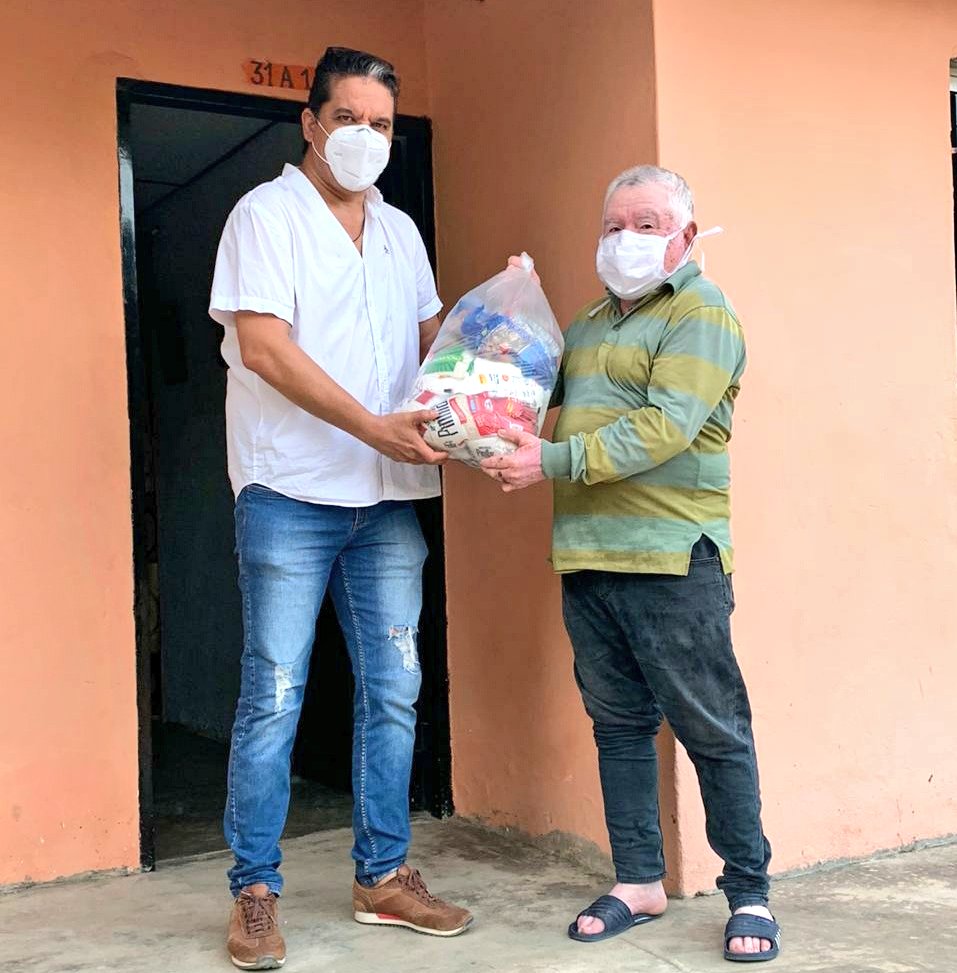 alcaldiasab's tweet photo. Gracias a los esfuerzos de la Administración Municipal y de Isa-Transelca @intercolombia, las ayudas alimentarias llegaron a los moradores de los barrios; Los Robles, Alianza 1era y 2da etapa, y la vereda Laguna de Oxidación.
#UnidosDeCorazón💚💛
#SabanalargaSolidaria https://t.co/kXG2r8HPCw
