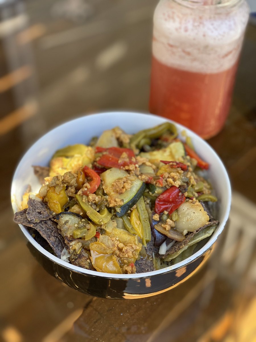 moving_vegan's tweet photo. Veggie Chilaquiles with blue corn tortilla from @Wegmans
#vegan #mexicanfood #mexicanstyle #mexicanvegan #vegansofinstagram #vegansofig #vegansofmexico #hispanicvegan #plantbased #veggie #dcvegans #vegansofvirginia #veganfollow #wegmans #veganwegmans https://t.co/j64HUUsfJB